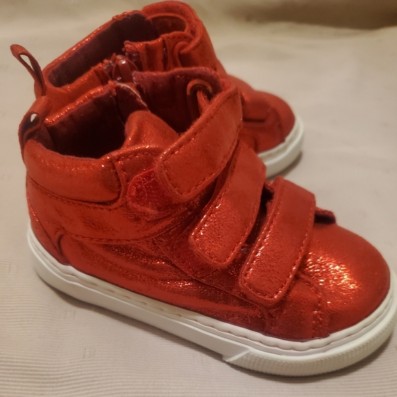 Sparkly red sneakers size 6c - Picture 2 of 2